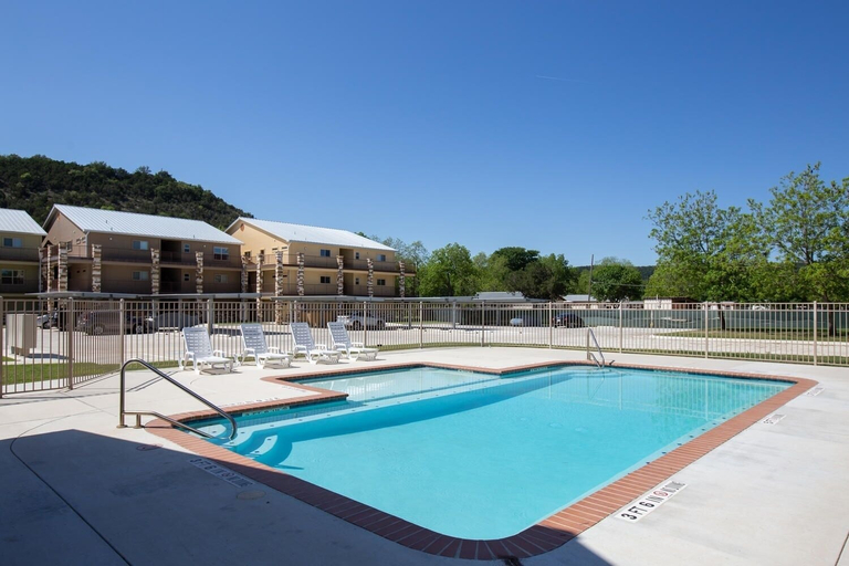 Pool 5, On The Rocks RG208 by RedAwning, Comal