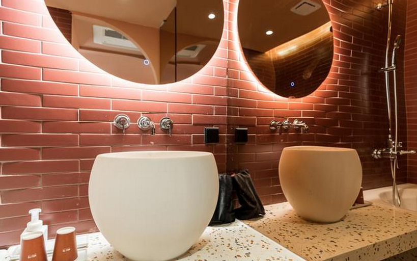 Bathroom 4