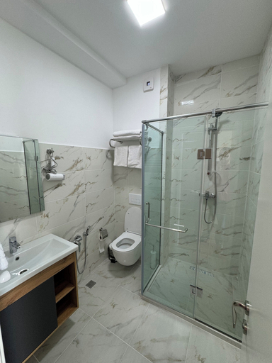Bathroom 3, Gardenville Batumi, Batumi