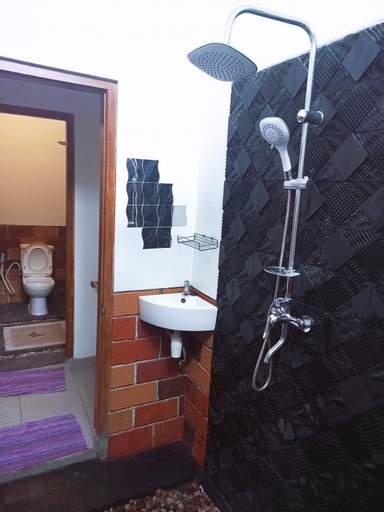 Bathroom 4