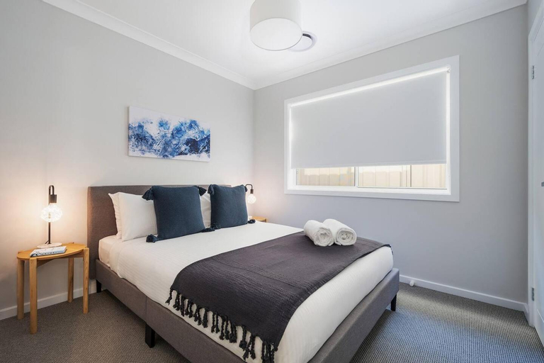 Bedroom 2, 'Huxley House' An Elegant Mudgee Retreat with Backyard, Mid-Western Regional - Pt A