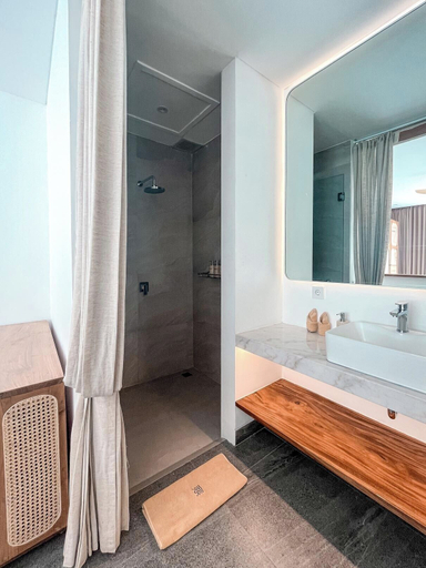 Bathroom 5, Mantra Wellness Centre, Badung