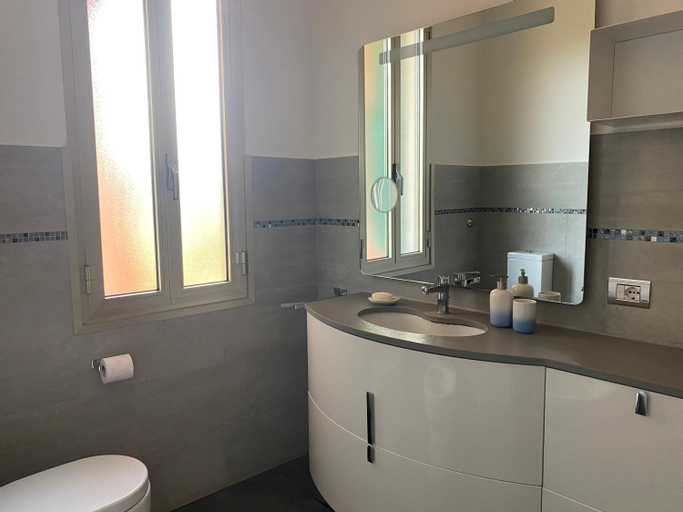Bedroom 2, Casa Enza: appartamento a un passo dal mare., Imperia