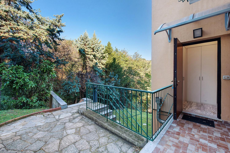 Others 5, Tramontana, Savona