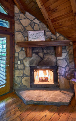 Others 5, Wild Columbine - Gatlinburg Area Hottub Romantic Cabin, Sevier