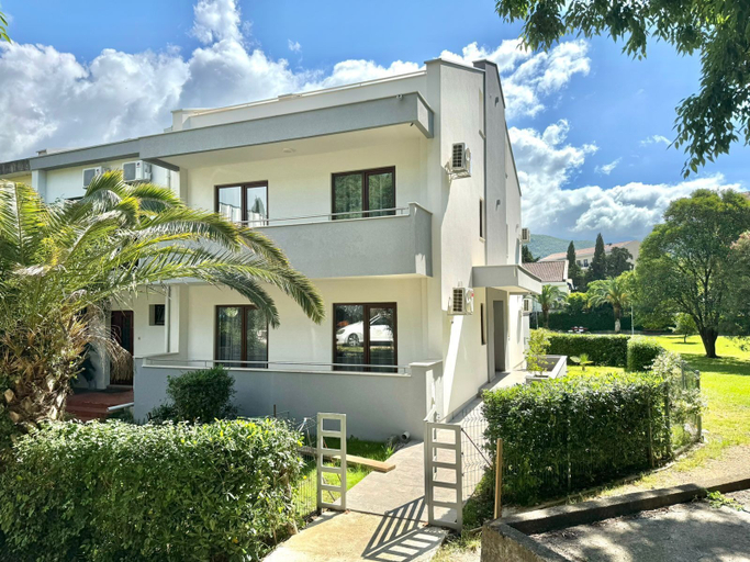 Exterior & Views 2, Central apartments Surina