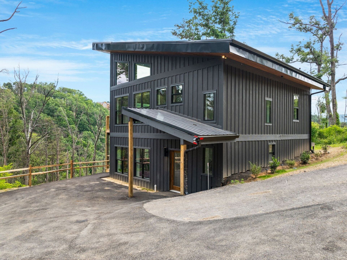 Exterior & Views 2, Splashin At Raven's Ridge 3 Bedroom Cabin by RedAwning, Sevier