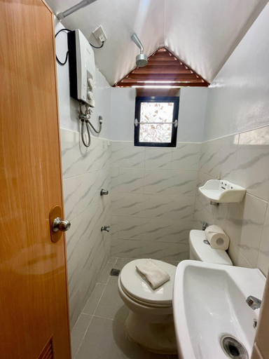 Bathroom, Roy's Rendezvous Boracay, Malay