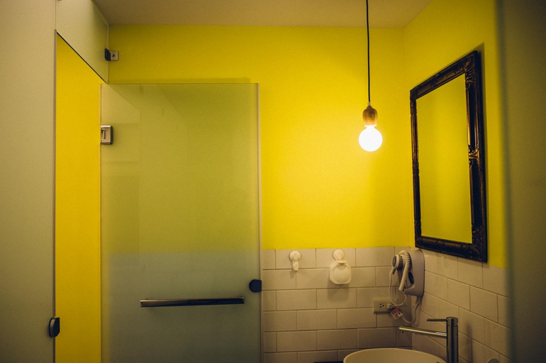 Bathroom 3, So Art Guesthouse 旅人藝棧民宿, Miaoli