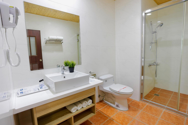 Bathroom 4, Kai-ying Hotel, Pingtung