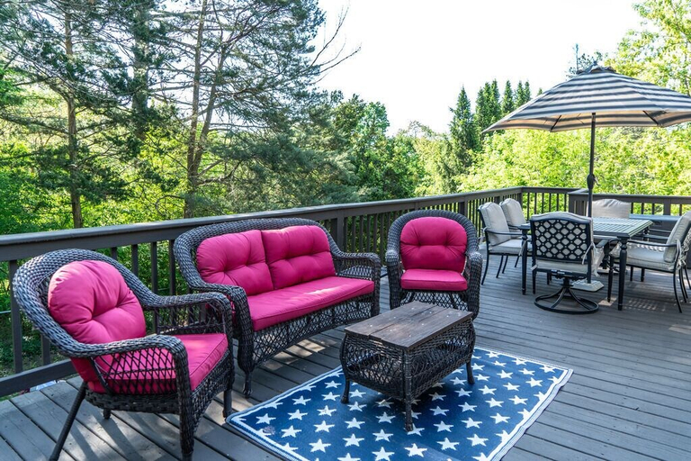Exterior & Views 5, Tulip Hill, Walworth