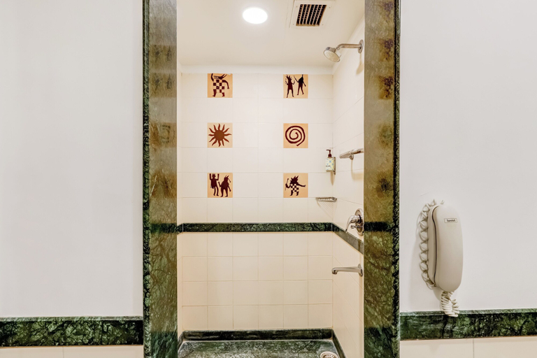 Bathroom 4, Lemon Tree Hotel, Ahmedabad, Ahmadabad