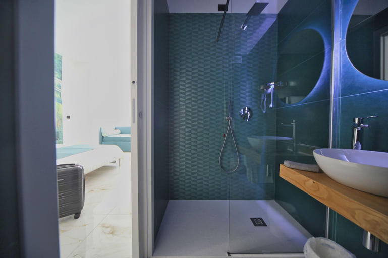 Bathroom 4, Becoloured‑Boutique Art Rooms in Naples, Napoli