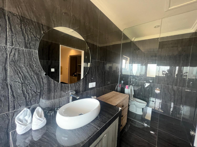 Bathroom 4, The Hamsa Resort, Buleleng