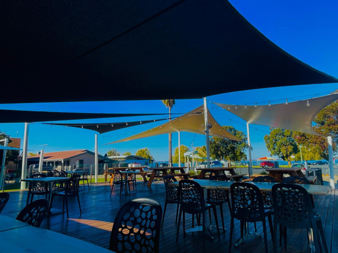 Food & Drinks 3, Lake Mulwala Hotel, Corowa