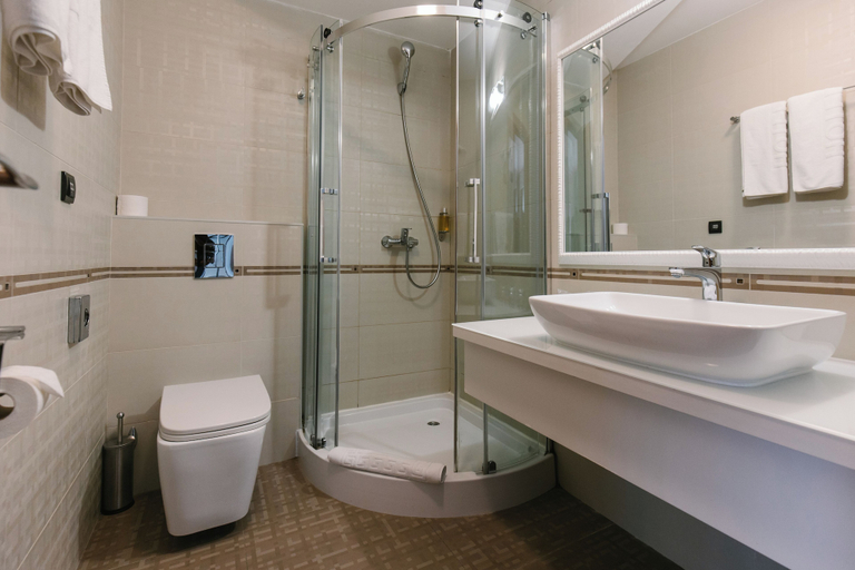 Bathroom 4, Hotel Heritage, Belgrade