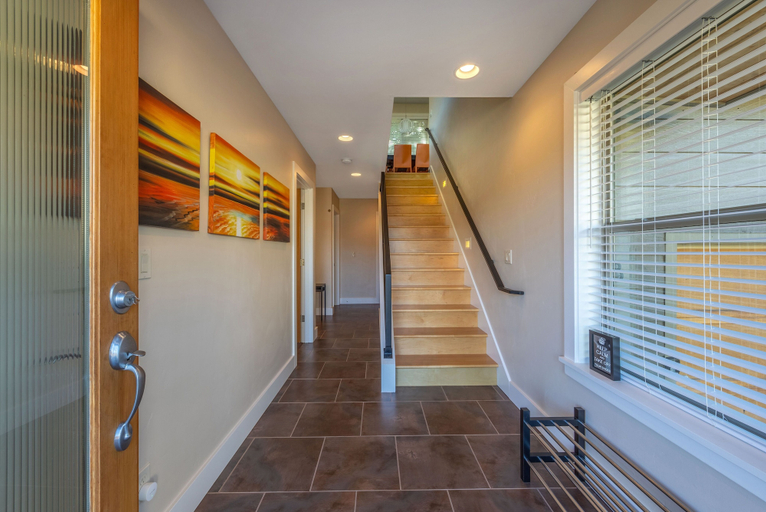 Interior 5, Bluff View 3 Bedroom Home by RedAwning, Hood River