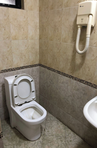 Bathroom 4, Tudor Water Sports Hotel, Mvita