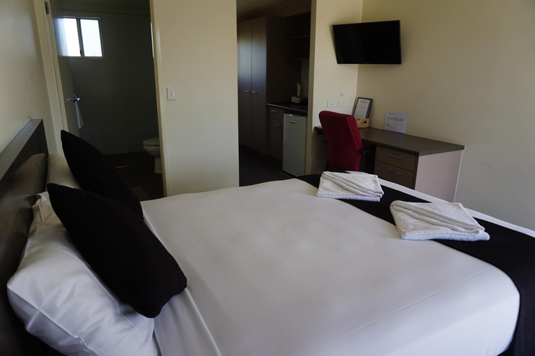Bedroom 2, Dooley's Tavern & Motel Springsure, Bauhinia