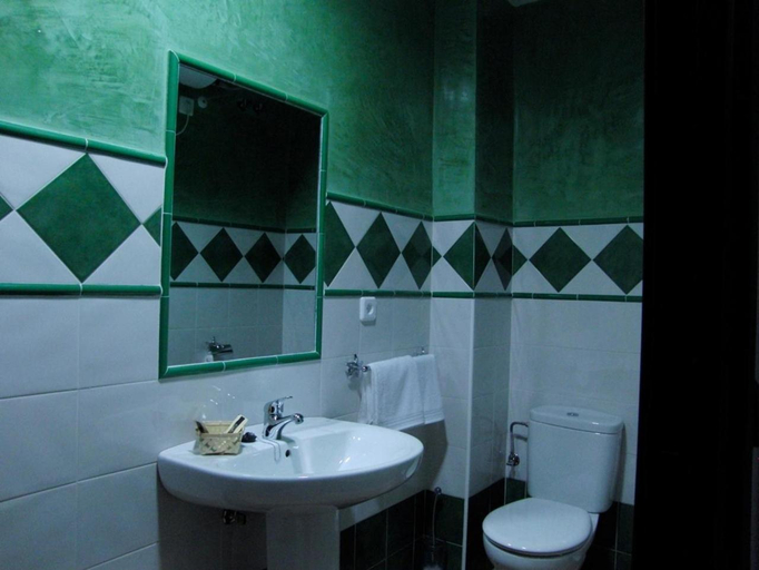 Bathroom 2, Hotel El Romeral, Sevilla