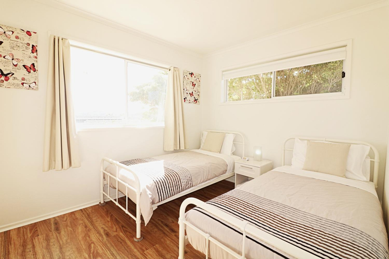 Bedroom 2, Beachcomber - Pet Friendly, Bega Valley