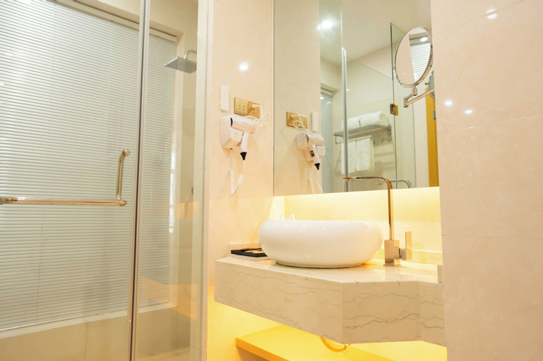 Bathroom 7