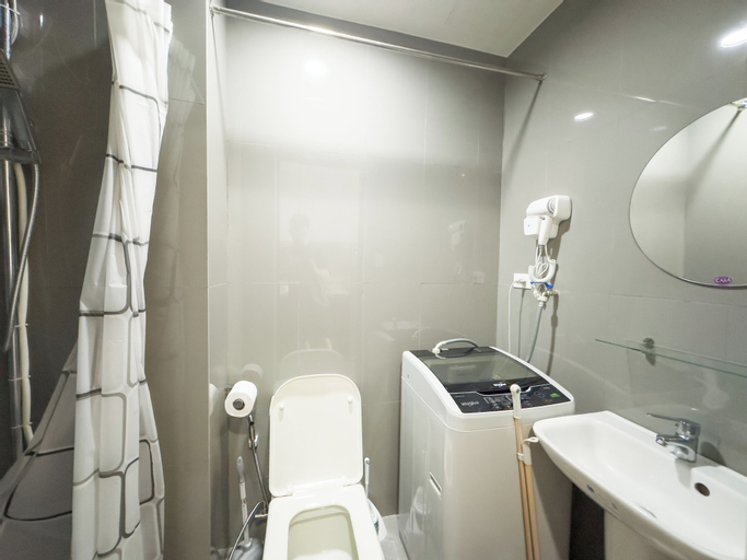 Bathroom 9