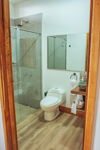 Bathroom 3, Raizes AXM, Armenia