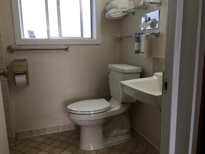 Others 1, Southsider Motel, Coos