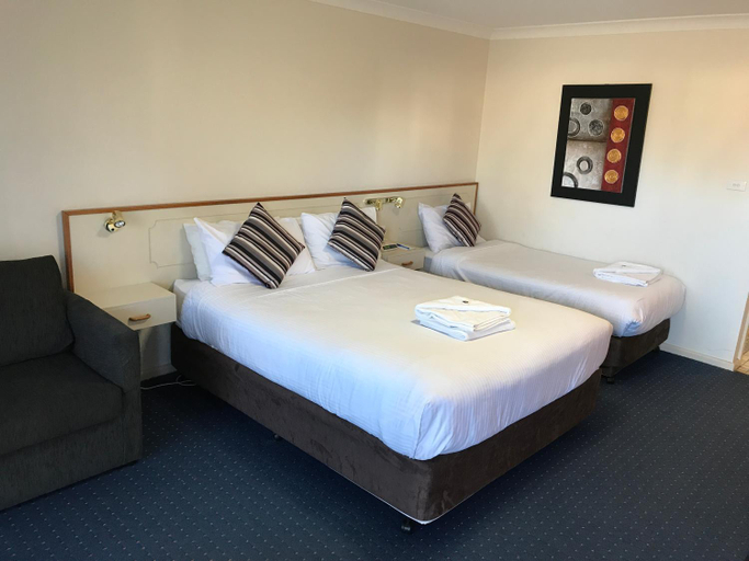 Bedroom 2, Orange Motor Lodge, Orange