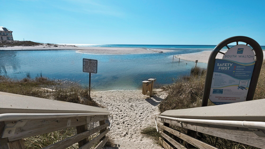 Others 5, Fully Updated Beach Retreat; Minutes to Eastern Lake & Beaches, Walton