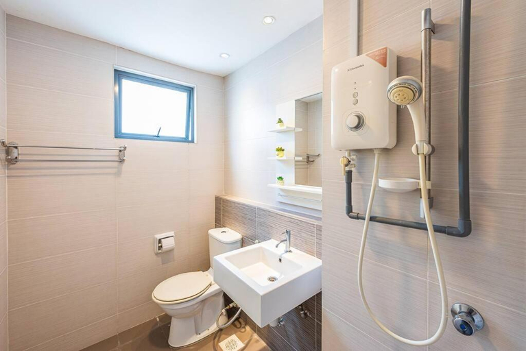 Bathroom 2, Setiawalk Puchong 6-8Pax 2R 2B / IOI MALL/ SUNWAY, Puchong