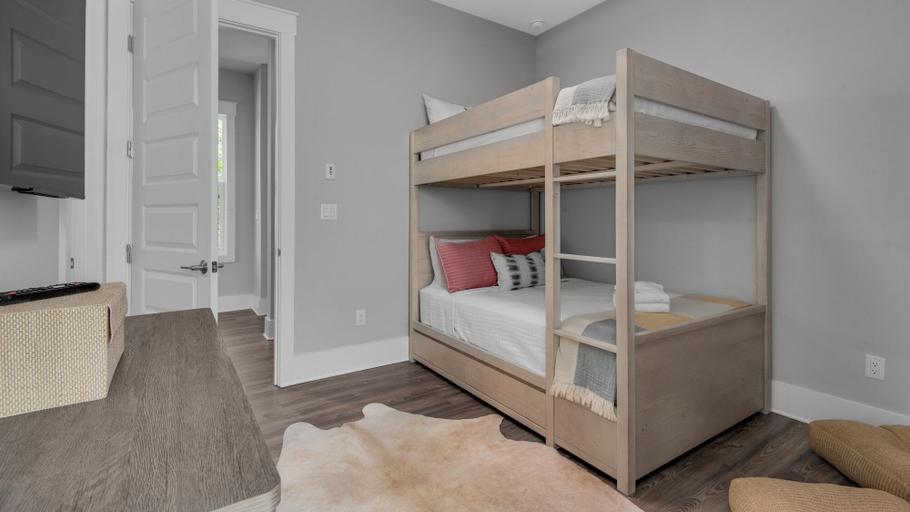 Bedroom 3, Rooftop Observation Deck; Luxury 4-bedroom Home for 10; Perfect Location, Walton