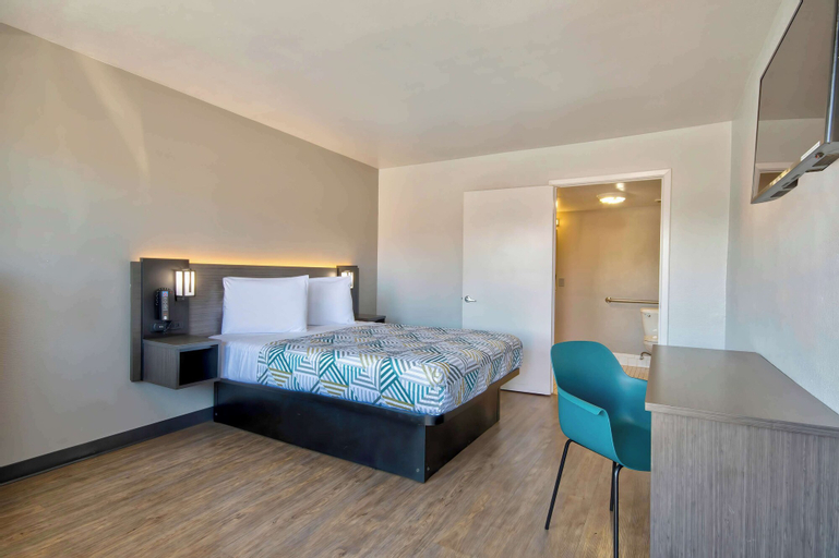 Bedroom 3, Motel 6 Albuquerque, NM - Carlisle, Bernalillo