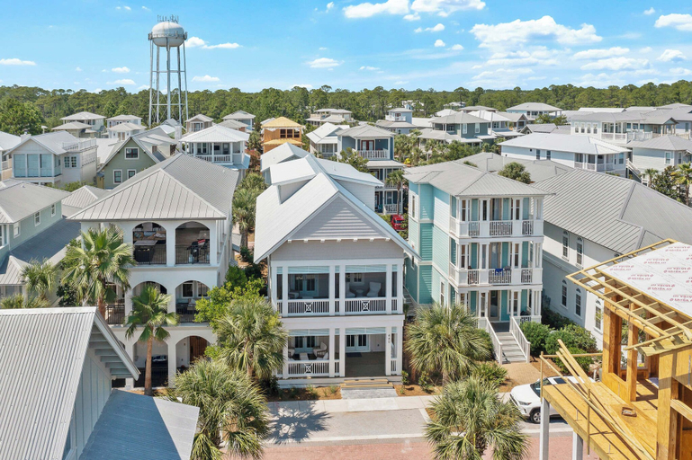 Exterior & Views 2, Beautiful Seacrest Home, Sleeps 16 - Lagoon Pool and Beach Tram Service, Walton