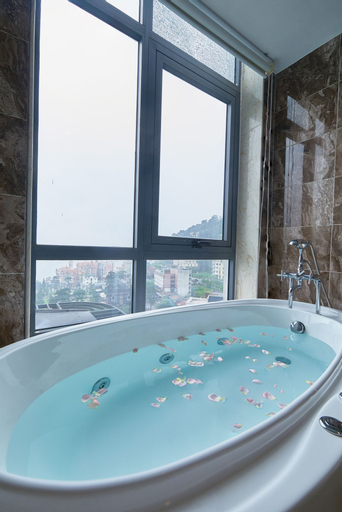 Bathroom 9
