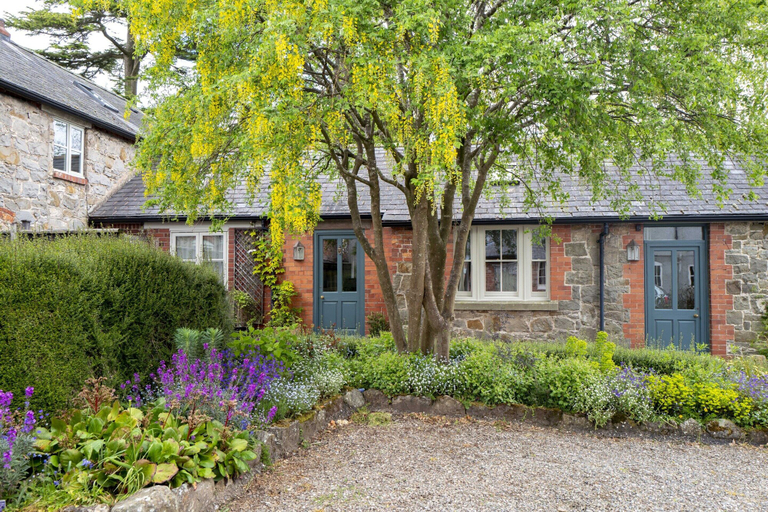 Exterior & Views 1, Courtyard Cottage, Shropshire