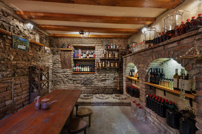 Food & Drinks 4, Apartments with wine cellar in Old Tbilisi, Tbilisi