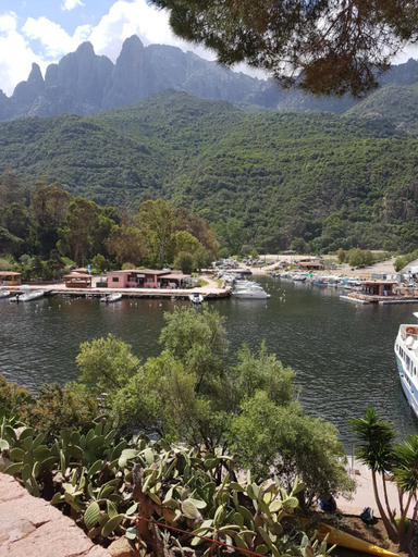 Food & Drinks 4, Le monte rosso, Corse-du-Sud