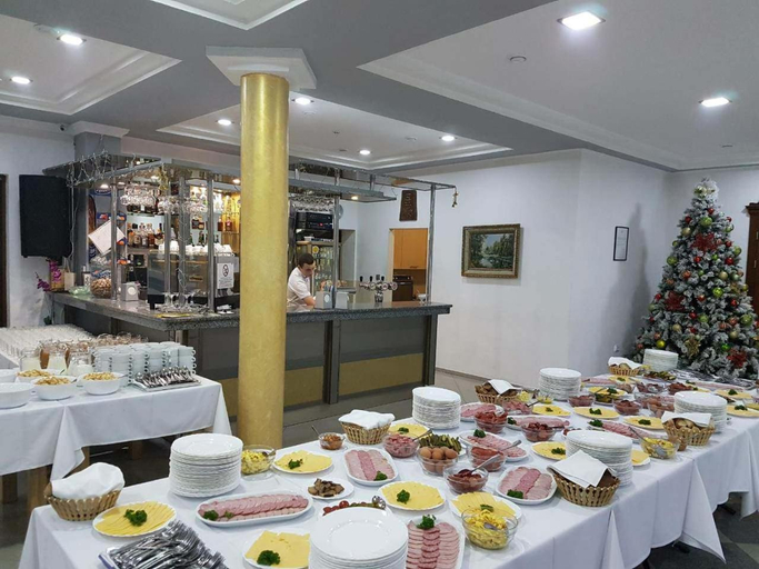 Food & Drinks 5, Hotel Helikon, Berehivs'kyi