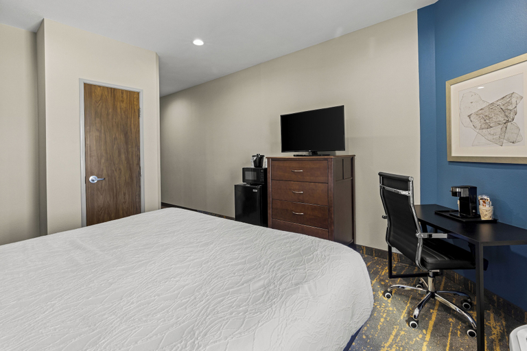 Bedroom 3, The Mulberry Hotel, Calcasieu