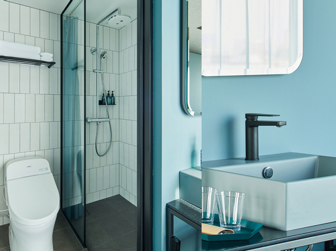 Bathroom 7
