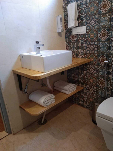 Bathroom 3, Aamod Feather Touch, Nainital
