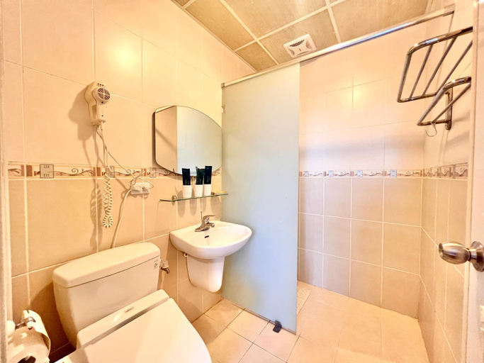 Bathroom 4, She Yuan B & B, Taitung