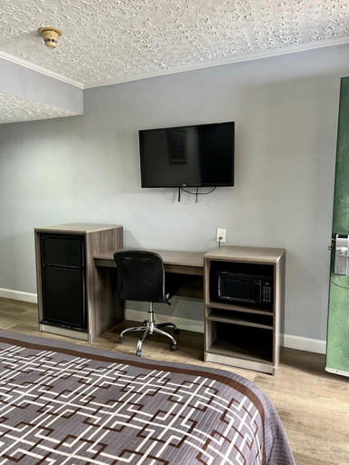 Bedroom 3, Knights Inn - Madison Heights, VA, Amherst