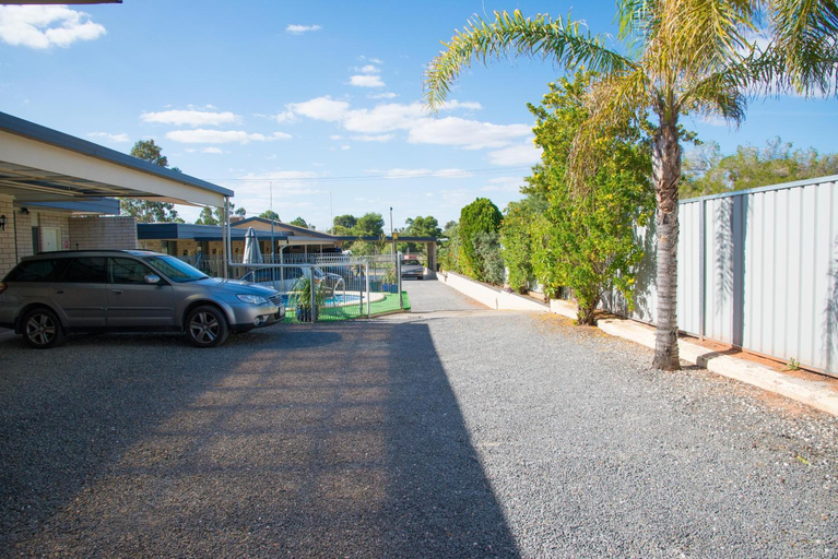 Others 4, 7th Street Motel, Mildura - Pt A