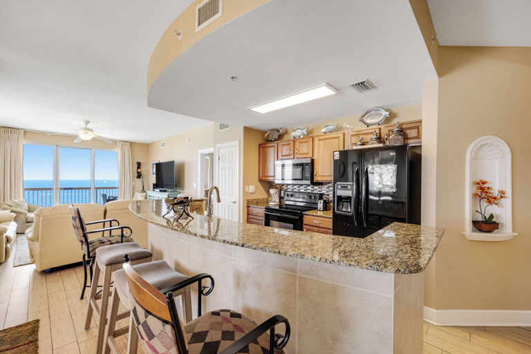 Food & Drinks, Spectacular End Unit With Amazing Views and Amenities, Bay