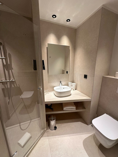 Bathroom 4, Hôtel Médieval, Vaucluse