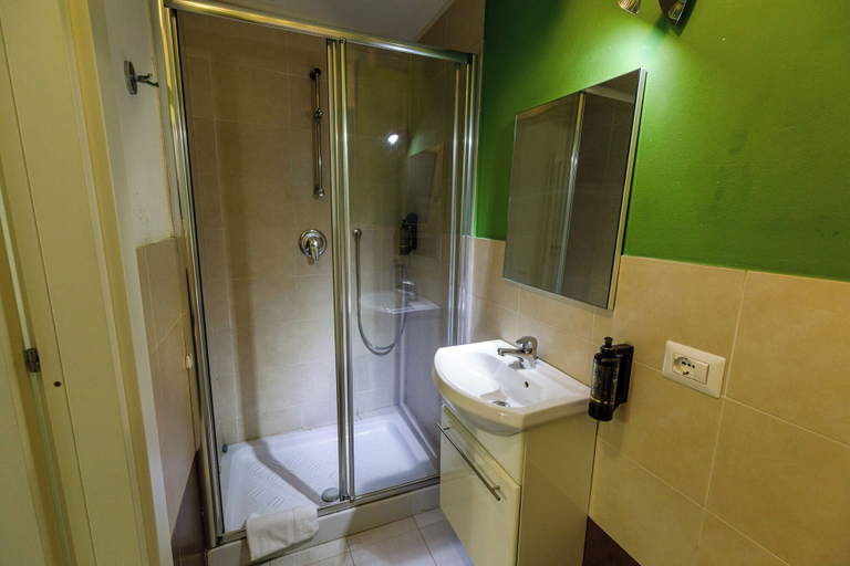 Bathroom 3, Onlyrooms II - Old Town & Typical Food, Cagliari