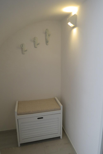 Bathroom 1, Sirene, Bari